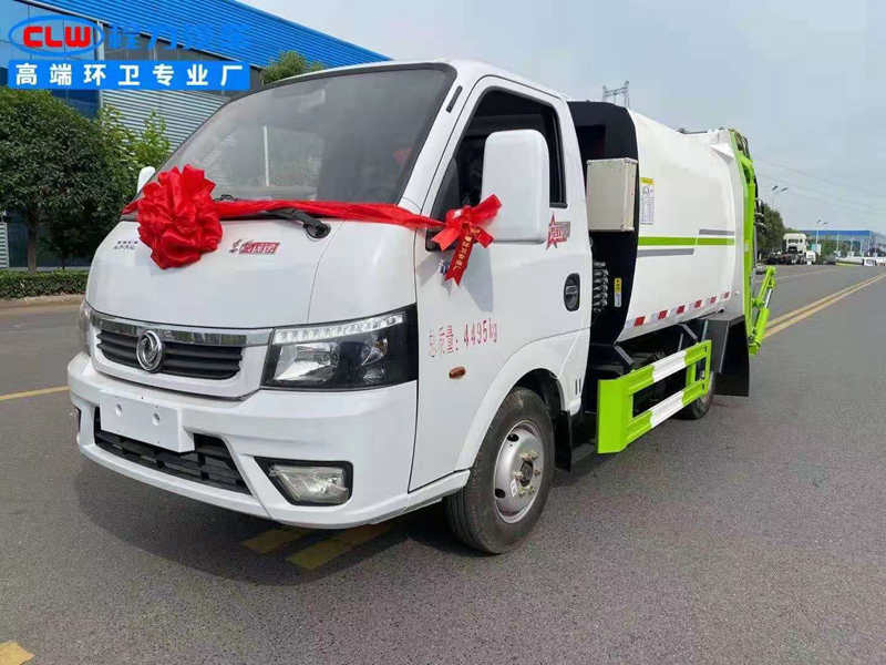 東風途逸4方壓縮式垃圾車